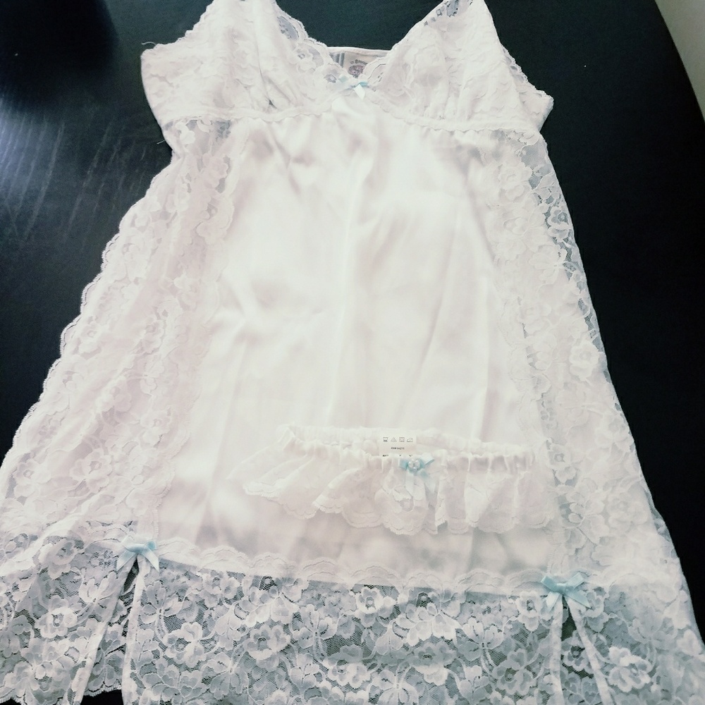 gorgeous white silk lingerie, Medium